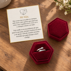 Anillo abrazo en su caja de regalo